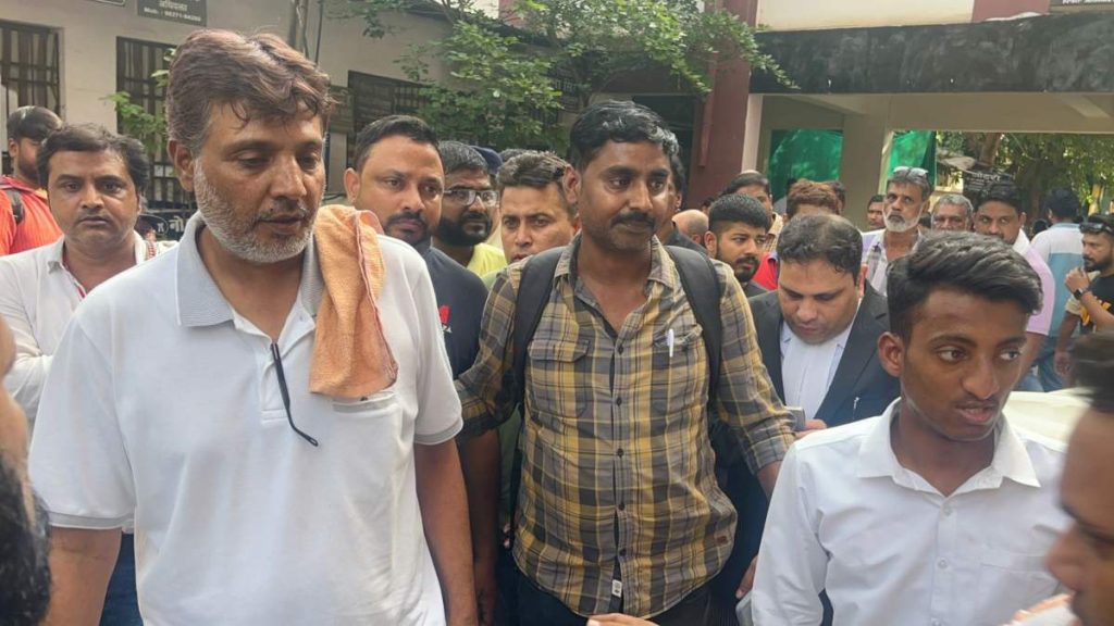 शराब घोटाला मामला : यूपी पुलिस ने आरोपी अनवर ढेबर को कोर्ट में किया पेश, 10 दिन की न्यायिक हिरासत में भेजा गया जेल