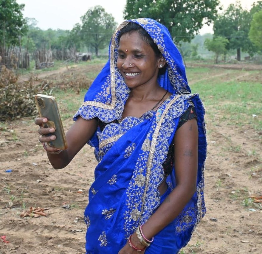 महतारी वंदन योजना से महिलाएं बन रही है आत्मनिर्भर