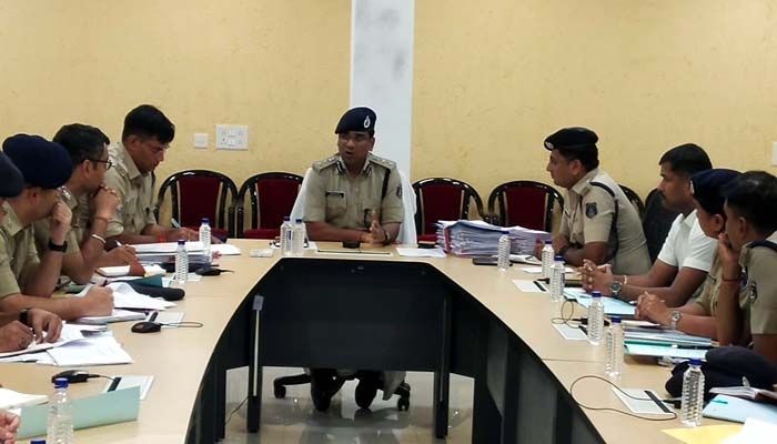 पुलिस अधीक्षक संतोष सिंह ने लिया क्राइम मीटिंग, गौ तस्करों के खिलाफ कड़ी कार्यवाही का निर्देश दिया
