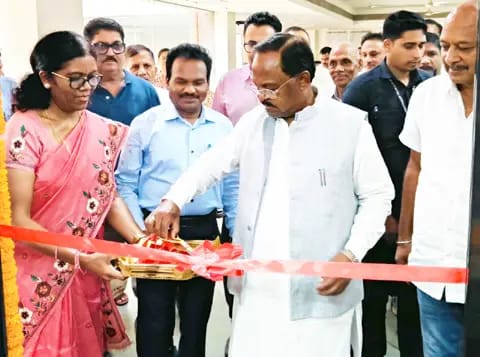 विदेशों में भी हो रही है बस्तर के कोसा कपड़ों की प्रसिद्धि : मंत्री रामविचार नेताम