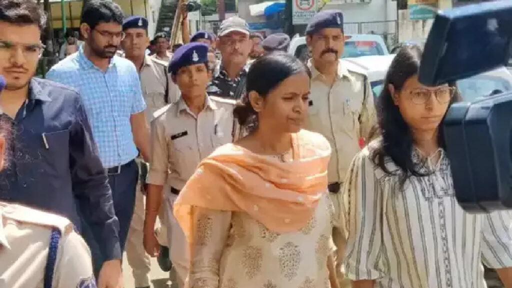 निलंबित आईएएस रानू साहू की जमानत याचिका खारिज, स्पेशल कोर्ट ने फैसला रखा था सुरक्षित