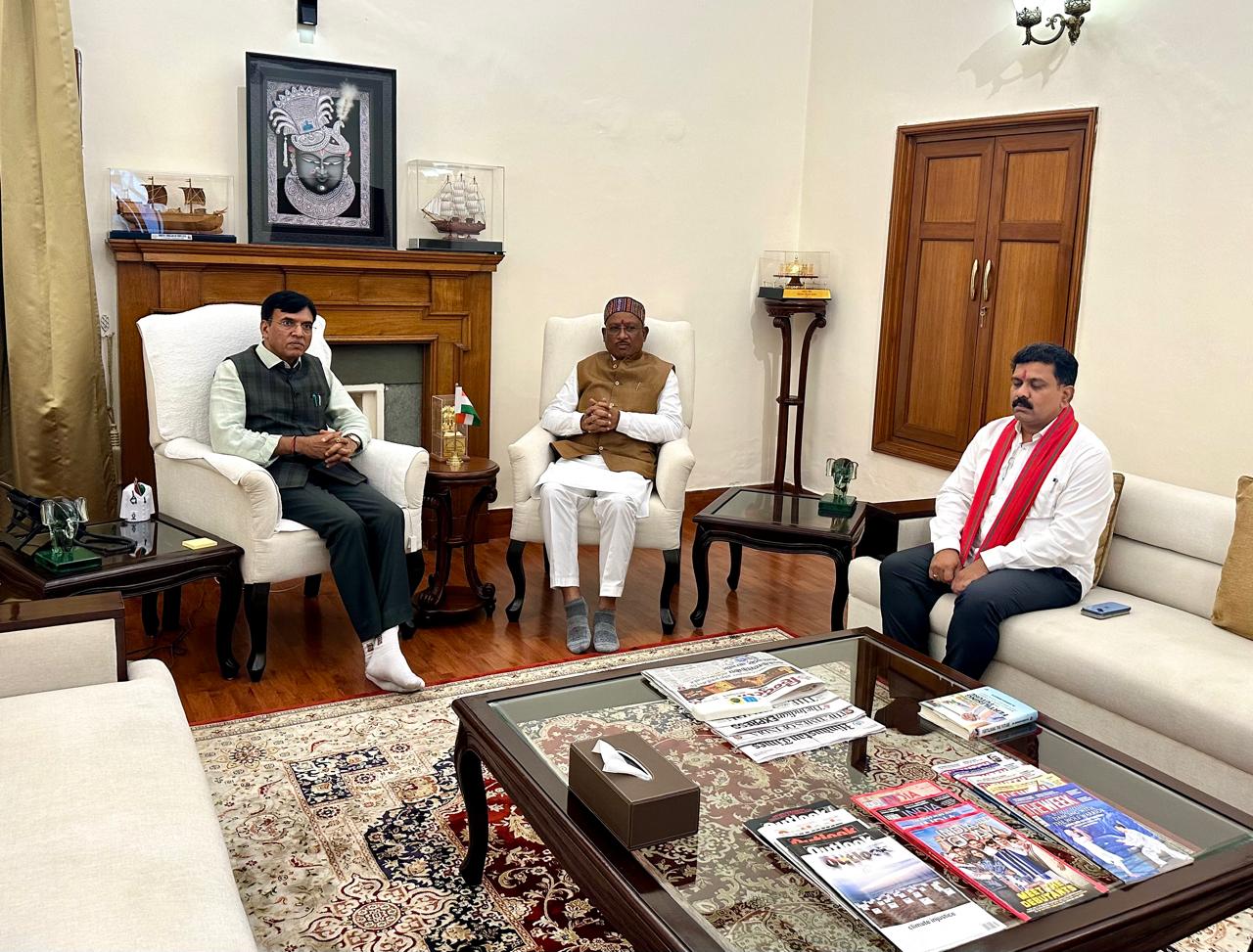मुख्यमंत्री विष्णु देव साय ने नई दिल्ली में केंद्रीय मंत्री डॉ. मनसुख मंडाविया से रोजगार सृजन, श्रमिक कल्याण और खेल सुविधाओं पर की चर्चा