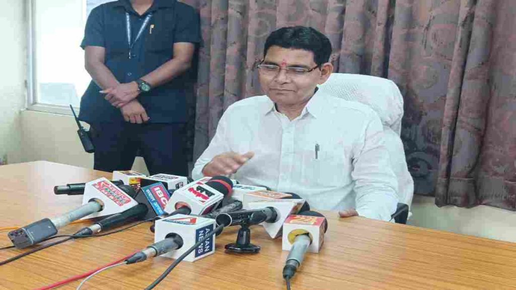 पटवारियों की हड़ताल खत्म : आज से लौटेंगे काम पर, राजस्व मंत्री से मुलाकात के बाद लिया फैसला