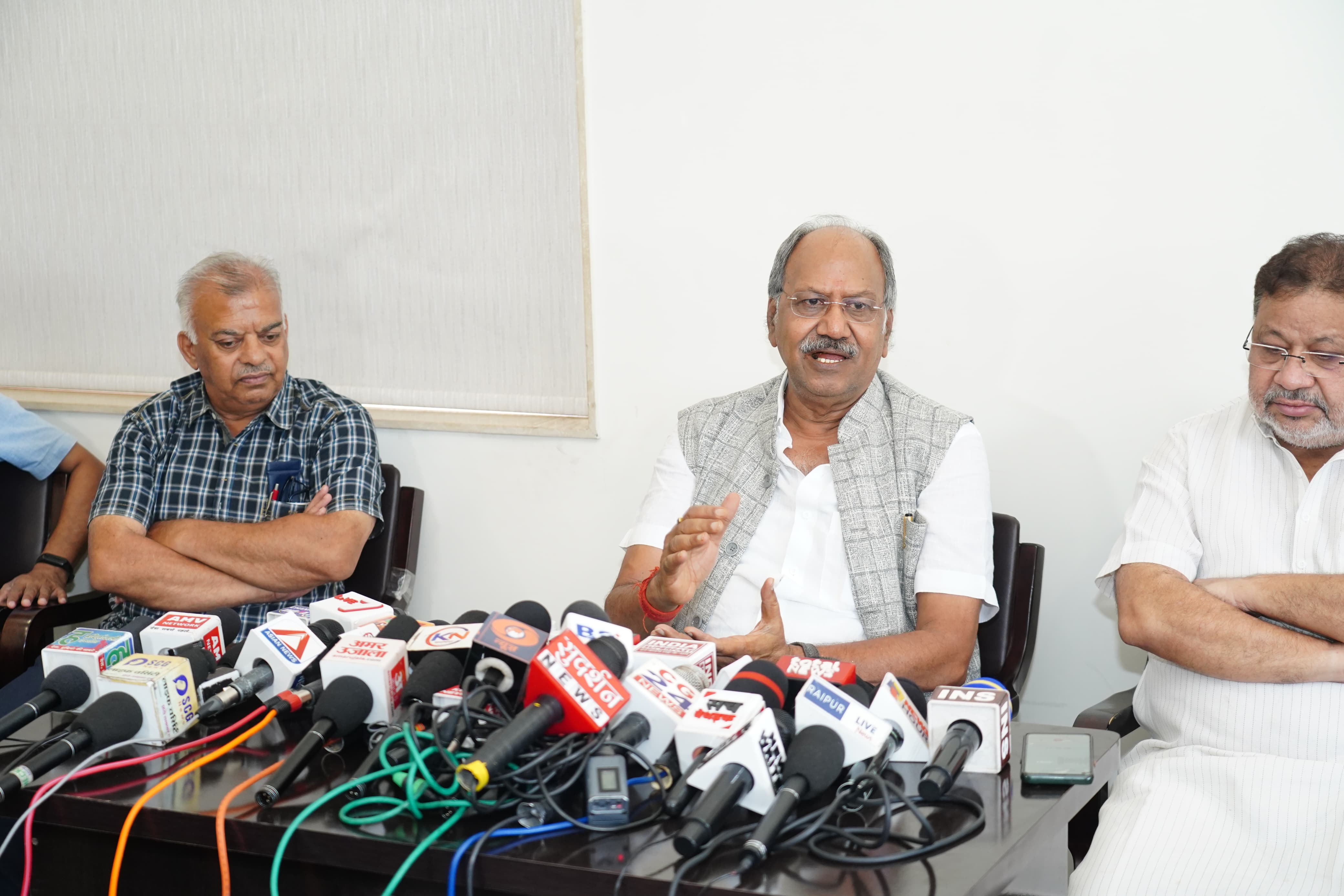 बृजमोहन अग्रवाल ने रखा अपनी उपलब्धियों का ब्यौरा, तेज होगी रायपुर के विकास की गति