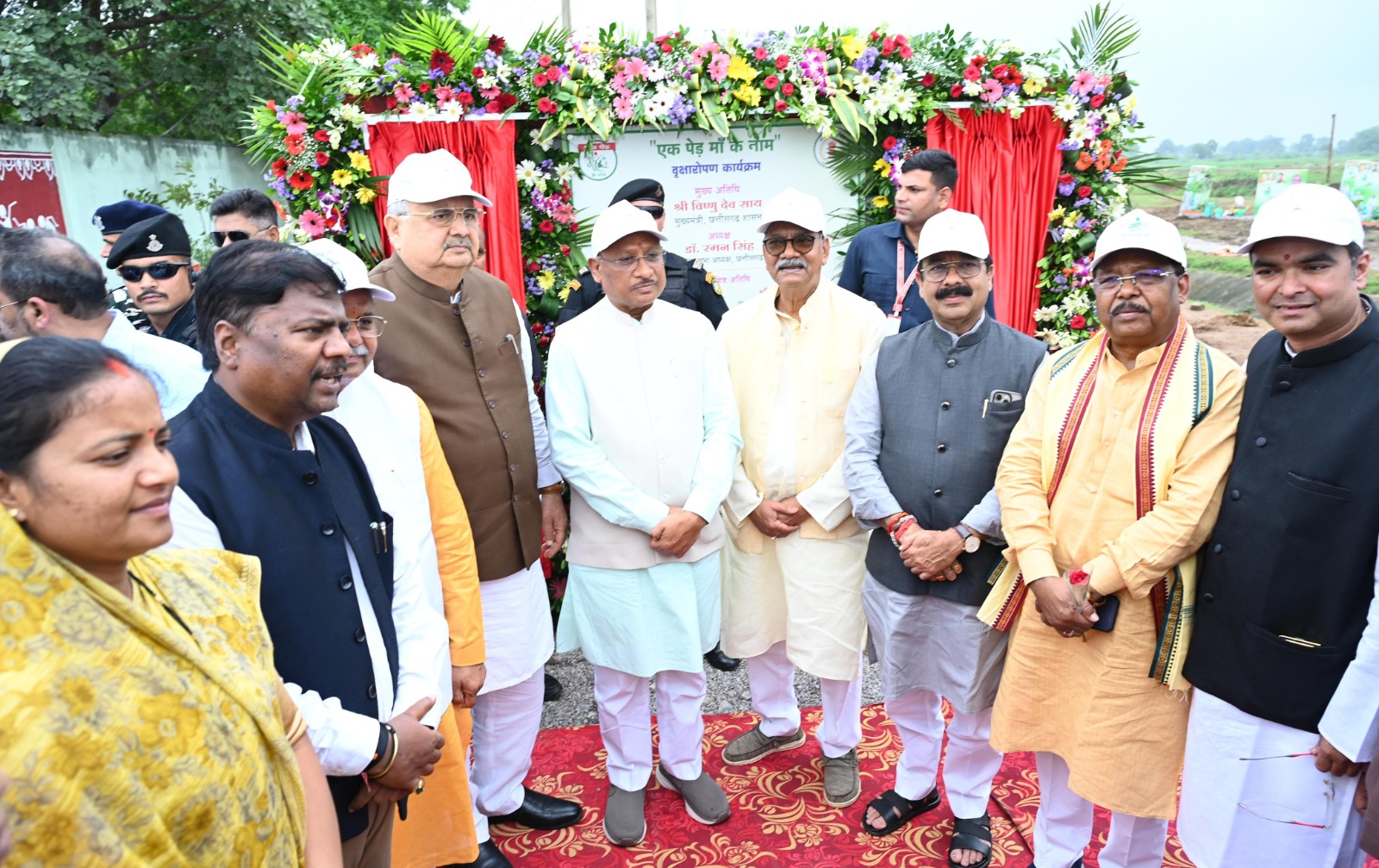 &lsquo;एक पेड़ मां के नाम&rsquo; अभियान के तहत विधानसभा आवासीय परिसर में वृक्षारोपण कार्यक्रम का आयोजन