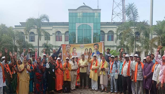 अयोध्या धाम योजना के श्रद्धालुओं का दल यात्रा से वापस लौटा