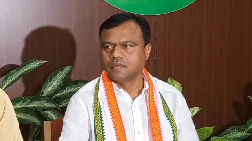 हरेली तिहार पर सियासत, पीसीसी चीफ दीपक बैज की सरकार से मांग, &lsquo;बंद नहीं होनी चाहिए तिहार की परंपरा&rsquo;