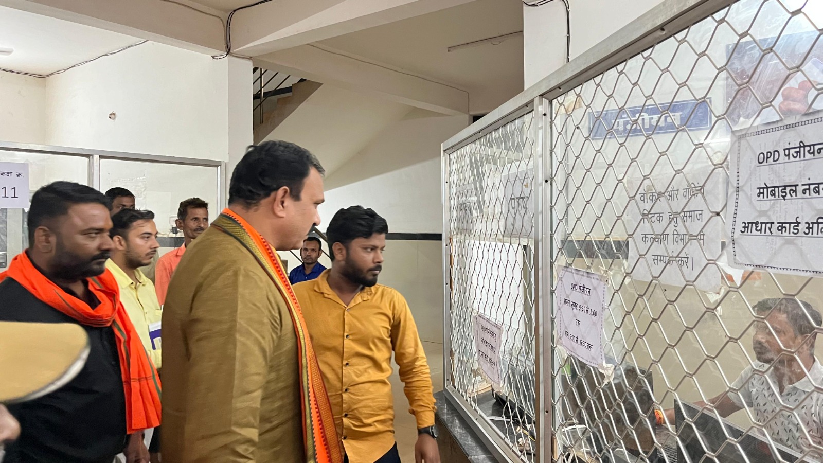 स्वास्थ्य मंत्री श्याम बिहारी जायसवाल ने किया सामुदायिक स्वास्थ्य केंद्र अभनपुर का निरीक्षण, मरीजों से मिलकर जाना उनका हाल, सुविधाओं का लिया जायजा