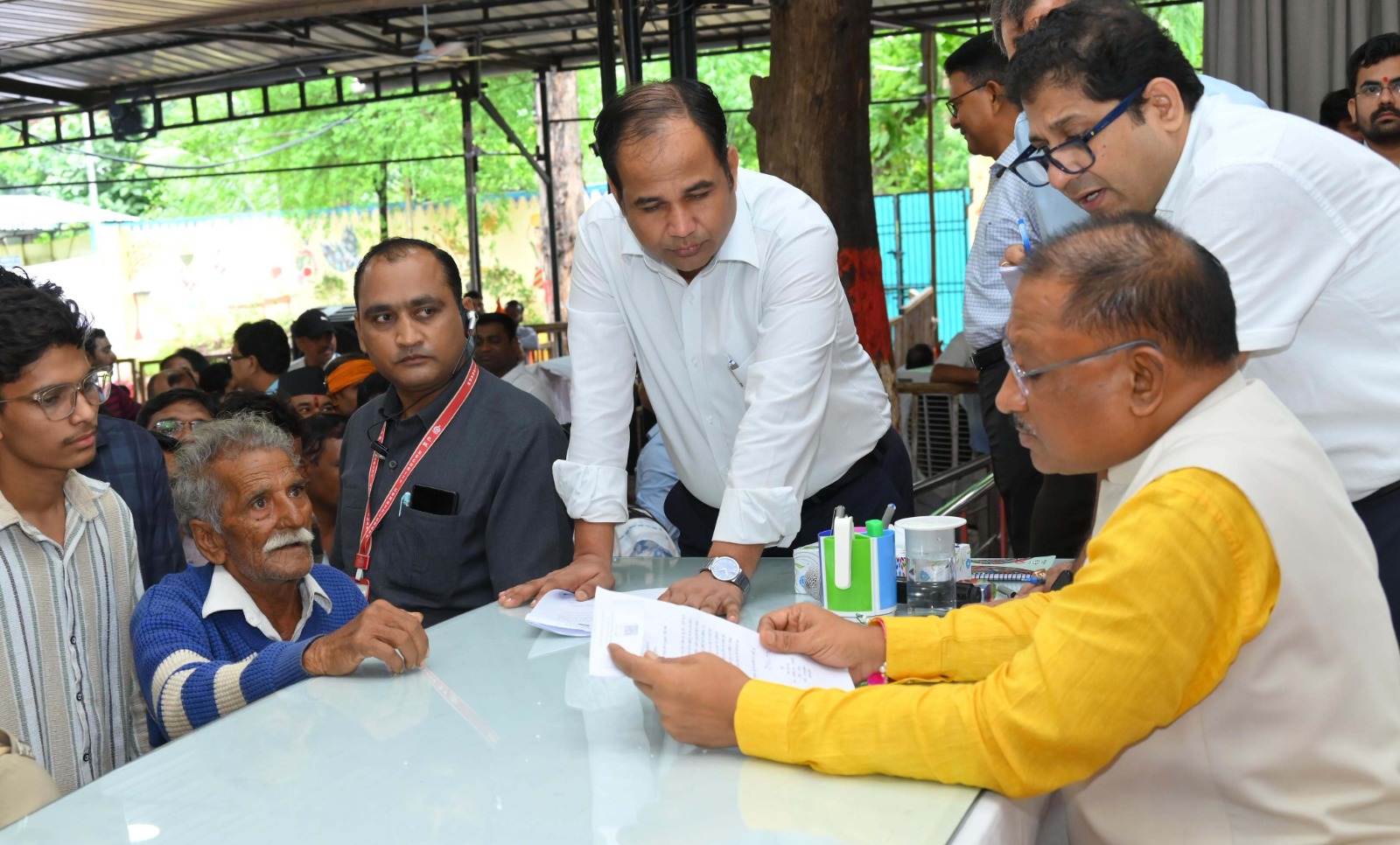 बैगा आदिवासी की जमीन पर कब्जे की शिकायत, मुख्यमंत्री ने कलेक्टर को दिए उचित कार्रवाई के निर्देश