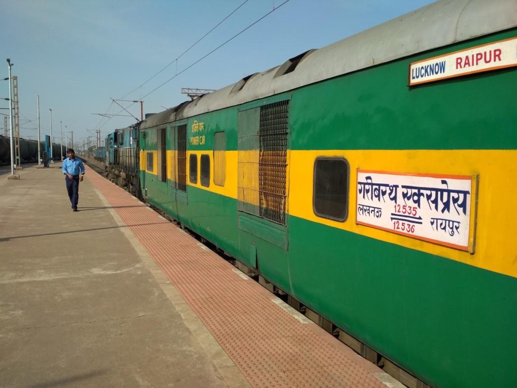 लखनऊ-रायपुर-लखनऊ गरीबरथ सुपर फास्ट एक्सप्रेस ट्रेन को लेकर रेलवे ने दी अच्छी खबर, आया बड़ा अपडेट&hellip;