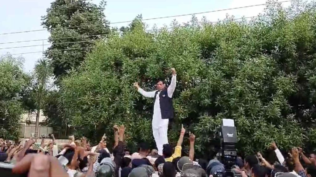 बलौदाबाजार हिंसा: 3 दिनों तक जेल में रहेंगे कांग्रेस विधायक देवेंद्र यादव, कोर्ट ने सुनवाई के बाद न्यायिक रिमांड पर भेजा