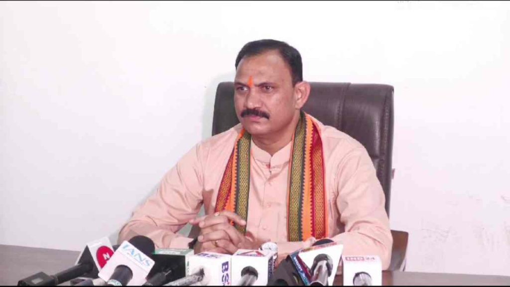 आयुष्मान कार्ड से जल्द 10 लाख तक करा सकेंगे इलाज, स्वास्थ्य मंत्री श्यामबिहारी ने कहा &ndash; राशि बढ़ाने की चल रही प्रक्रिया