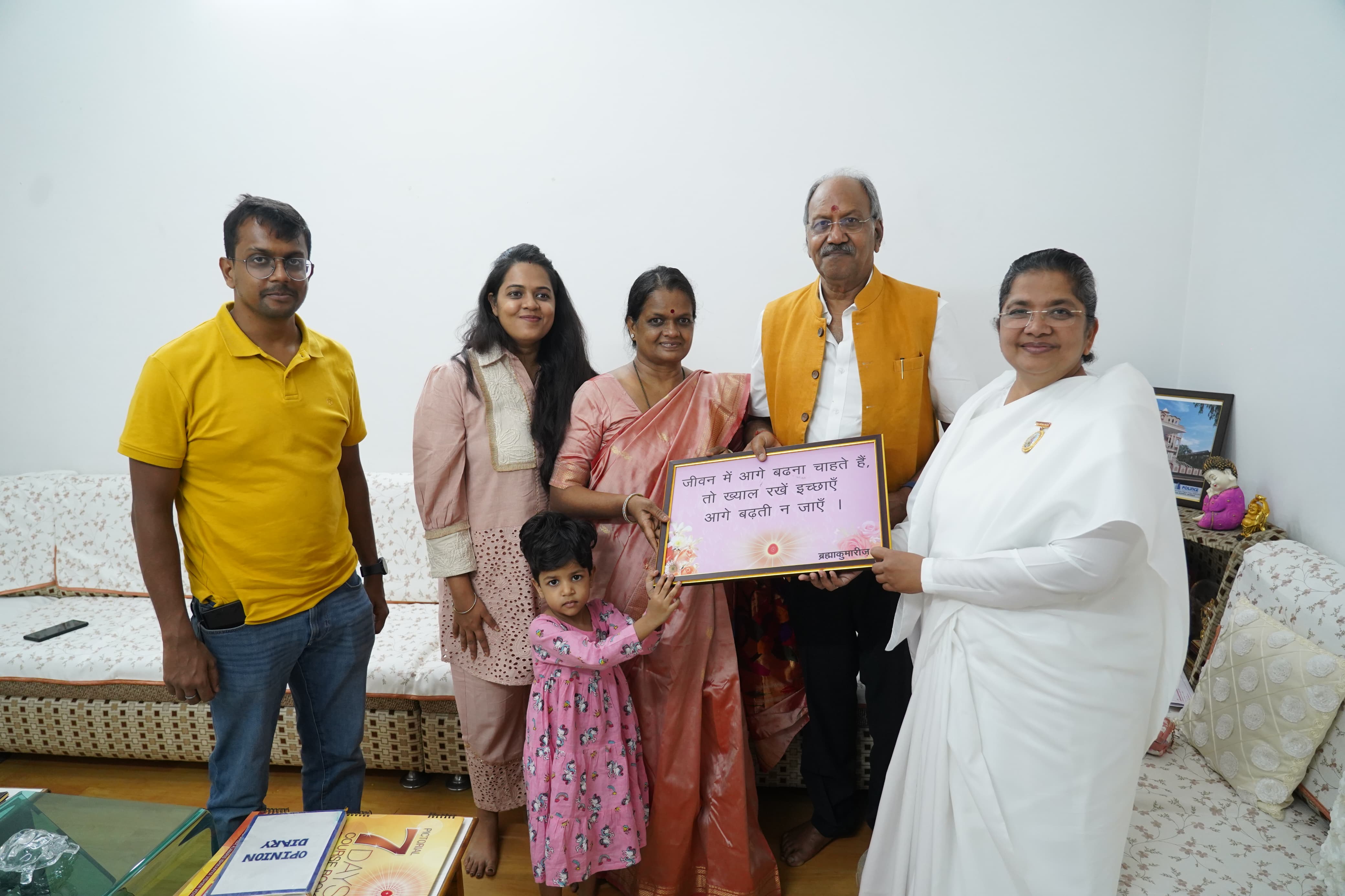 सांसद बृजमोहन अग्रवाल ने प्रदेशवासियों को दी शारदीय नवरात्रि की बधाई, प्रजापिता ब्रम्हाकुमारी ईश्वरीय विश्वविद्यालय में चैतन्य देवियों की झांकी का किया शुभारंभ