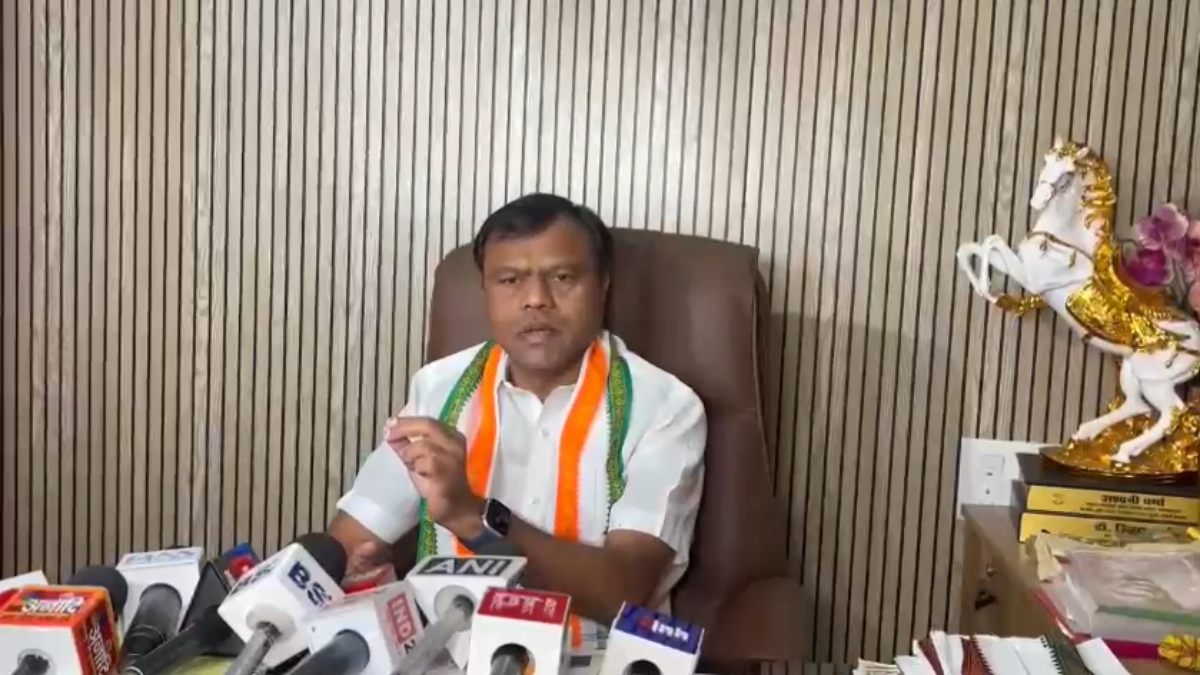 महादेव सट्टा एप : PCC चीफ बैज ने कहा-पंडित प्रदीप मिश्रा से CBI करेगी पूछताछ ?