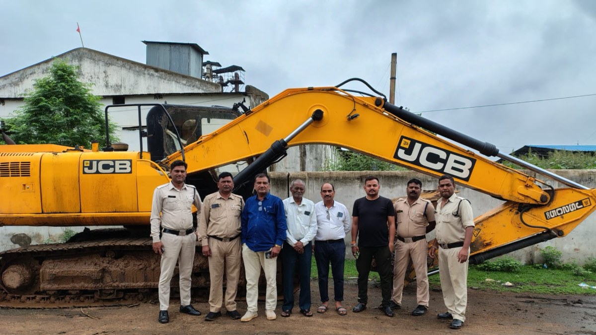 खनिज विभाग की बड़ी कार्रवाई: अवैध रेत खनन में लगी मशीन और 7 हाईवा जब्त, अन्य गांव में भी उठ रही कार्रवाई की मांग&hellip;