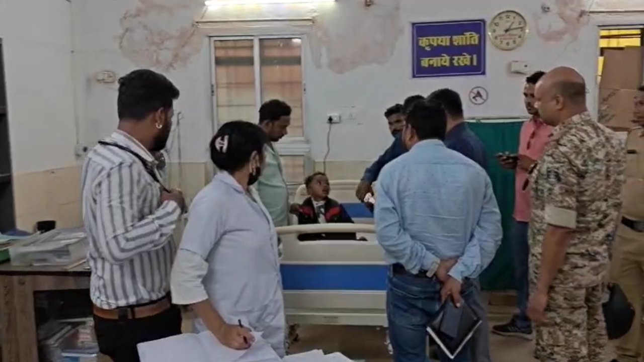 आंगनबाड़ी केंद्र जा रहे बच्चों पर मधुमक्खियों का हमला, 4 बच्चे घायल, अस्पताल पहुंचे SDM