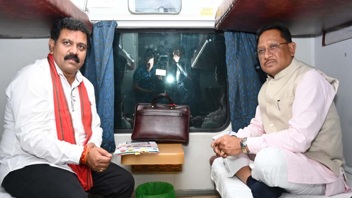 मैनपाट में कल से भाजपा का प्रशिक्षण शिविर : सीएम समेत कई BJP नेता ट्रेन से हुए रवाना