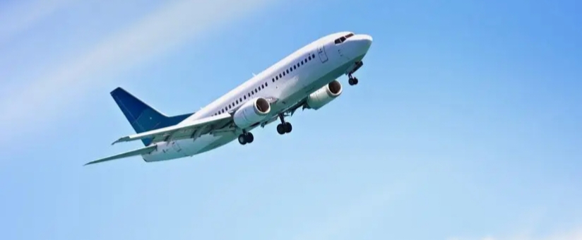 इंदौर-रायपुर फ्लाइट की इमरजेंसी लैंडिंग, अचानक झटका लगने से दहशत में आए यात्री, तकनीकी खराबी की सूचना 