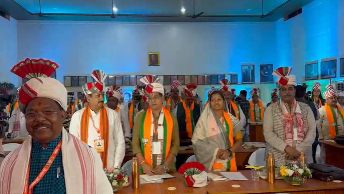 भाजपा प्रशिक्षण शिविर : केंद्रीय मंत्री शिवराज सिंह ने लोक व्यवहार पर तो महामंत्री विनोद तावड़े ने मीडिया प्रबंधन पर दिया प्रशिक्षण&hellip;