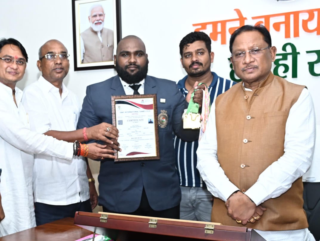 छत्तीसगढ़ के प्रेम राजन रौतिया ने इंटरनेशनल पावरलिफ्टिंग में दिलाया स्वर्ण पदक, मुख्यमंत्री से की मुलाकात