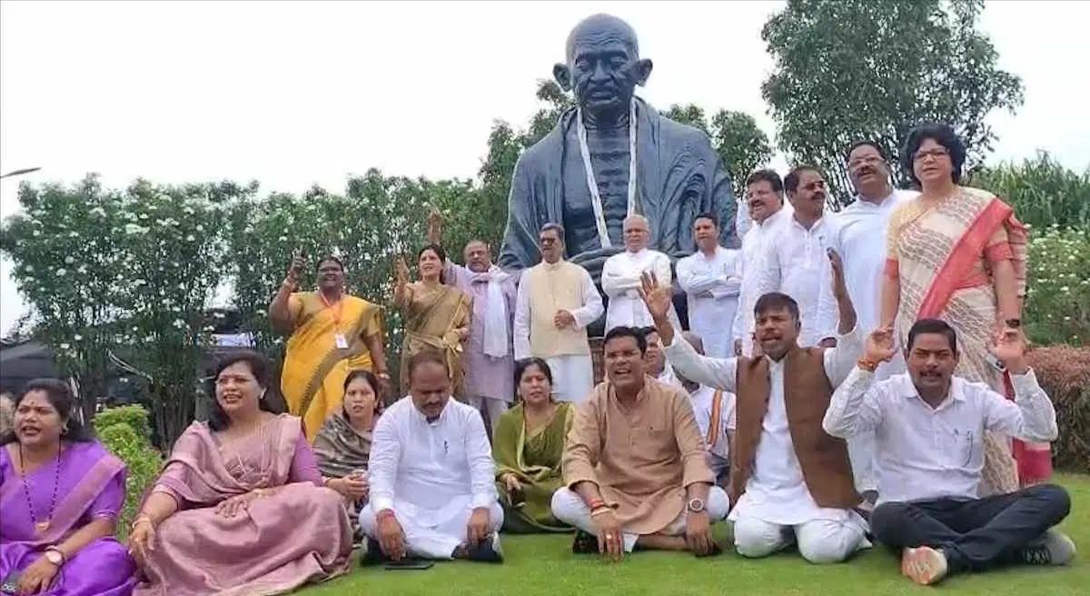 विधानसभा मानसून सत्र : खाद संकट पर सदन में भारी हंगामा, कार्यवाही 5 मिनट के लिए स्थगित