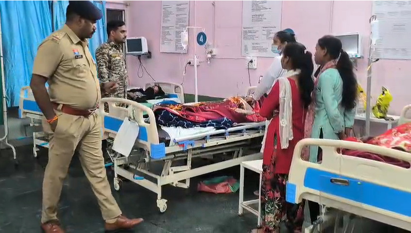 फूड पॉइजनिंग से युवती की मौत, तीन की हालत गंभीर