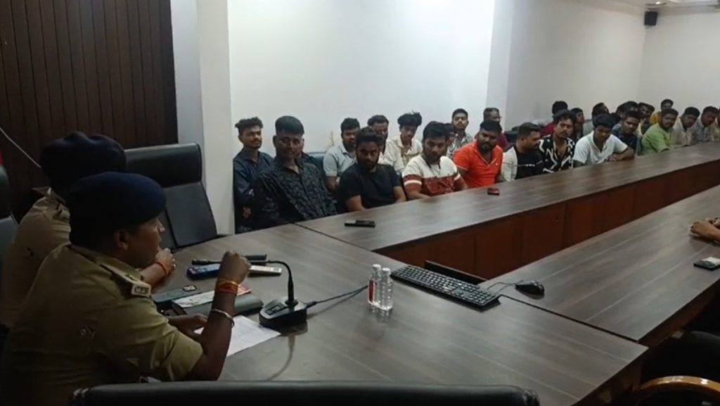 SP ने 100 डीजे संचालकों के साथ की बैठक, नियमों का पालन नहीं करने पर होगी सख्त कार्रवाई