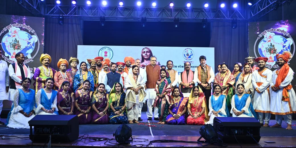 पुण्यश्लोक लोकमाता महारानी अहिल्याबाई होलकर की जीवनी पर आधारित नाट्य मंचन समारोह में शामिल हुए मुख्यमंत्री विष्णु देव साय