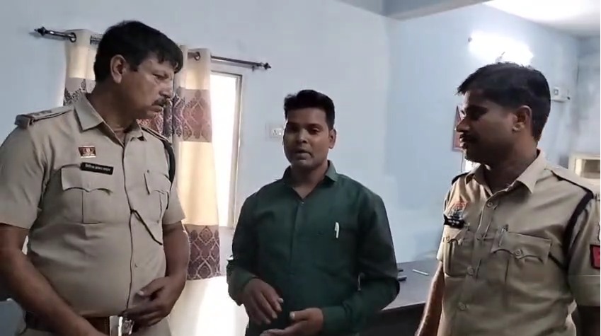 प्रार्थना की आड़ में चल रहा था धर्म परिवर्तन का खेल, आरोपी के खिलाफ सिटी कोतवाली में FIR दर्ज