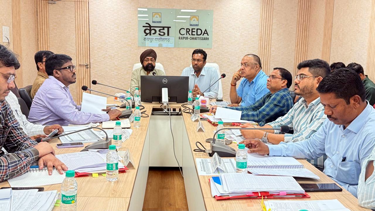 क्रेडा अध्यक्ष भूपेंद्र सवन्नी एवं सीईओ राजेश सिंह राणा ने क्रेडा में ली मासिक समीक्षा बैठक