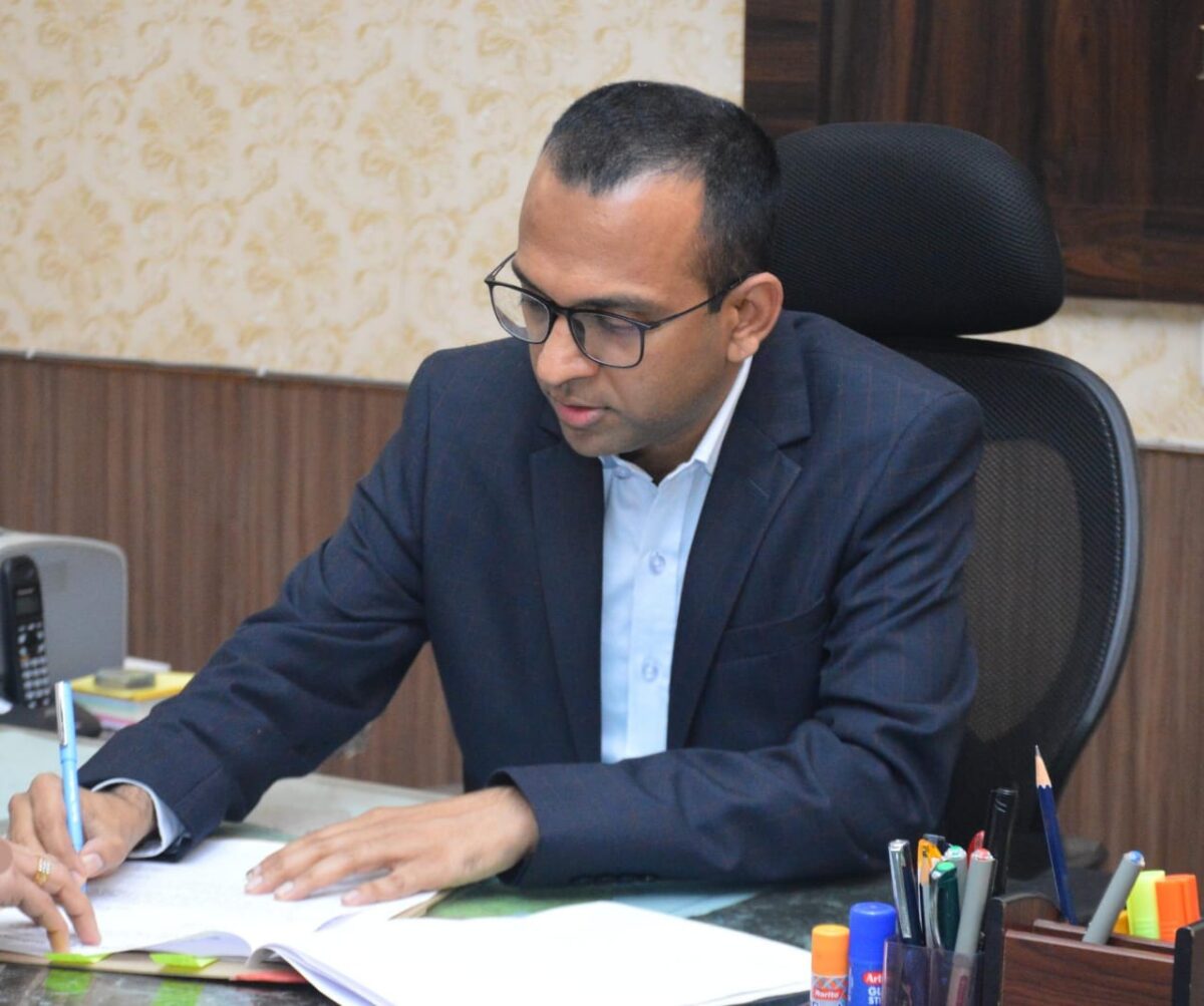 प्रतिबंध के बाद भी उप पंजीयक ने अधिग्रहित भूमि का कर दिया बिक्री पंजीयन, कलेक्टर ने नोटिस जारी कर 24 घंटे में मांगा जवाब