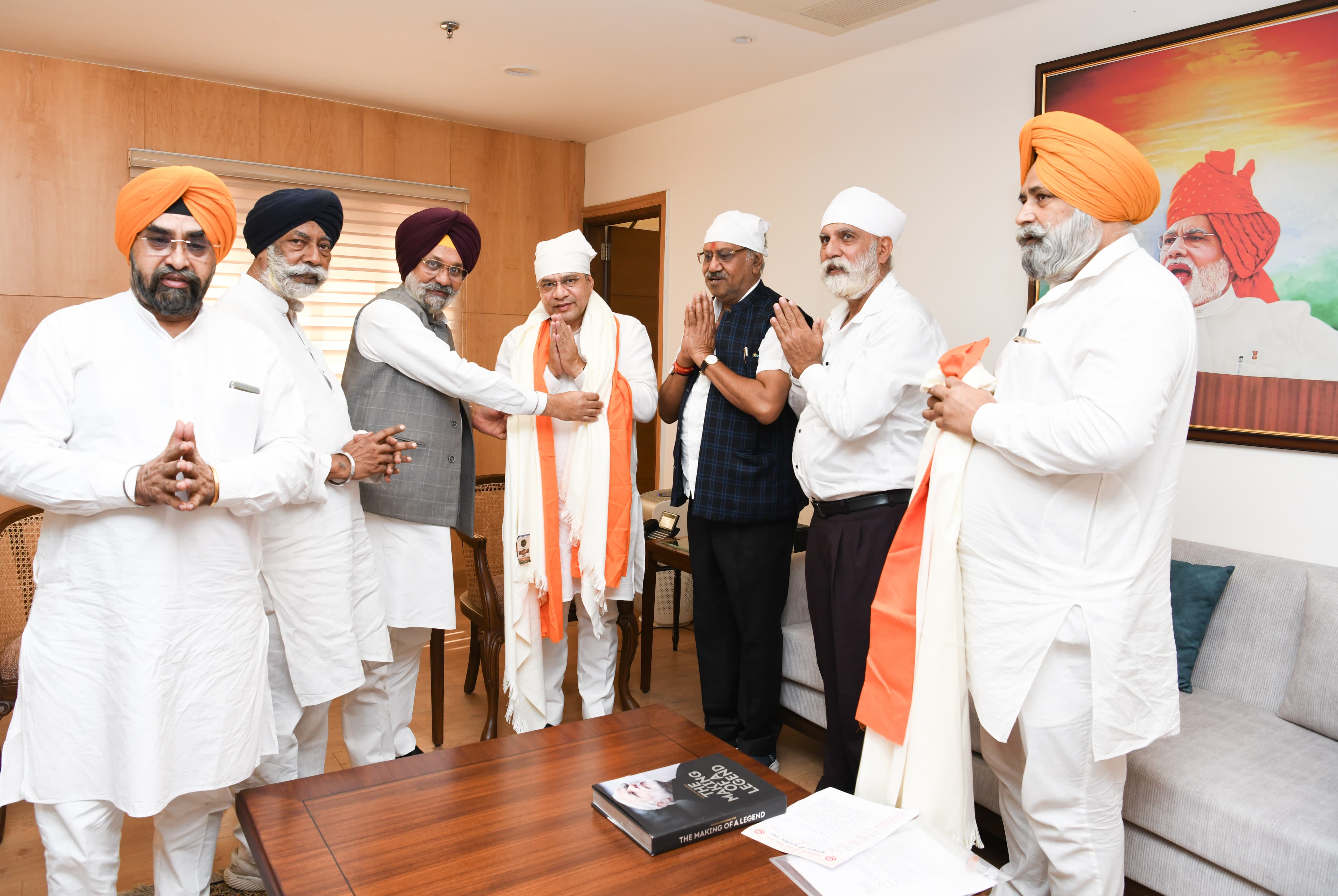 सांसद बृजमोहन अग्रवाल के नेतृत्व में रेल मंत्री अश्विनी वैष्णव से मिले सिख समाज के सदस्य