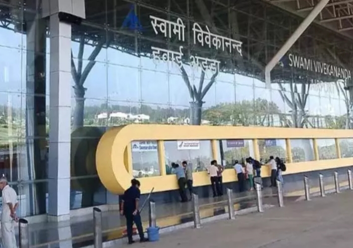 तकनीकी खराबी के चलते 1 घंटे तक नहीं खुल पाया फ्लाइट का गेट, MLA समेत कई यात्री फंसे रहे