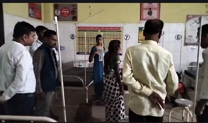 अस्पताल में 5 घंटे तड़पती रही गर्भवती, फर्श पर दिया बच्चे को जन्म, डॉक्टर-नर्स नदारद, स्वास्थ्य मंत्री ने कार्रवाई की कही बात..