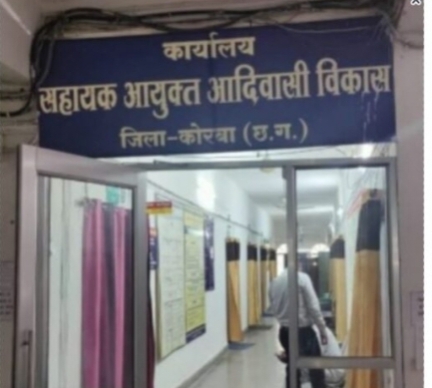 तत्कालीन सहायक आयुक्त माया वारियर, SDO और सब-इंजीनियर सहित 4 फर्म के खिलाफ FIR दर्ज