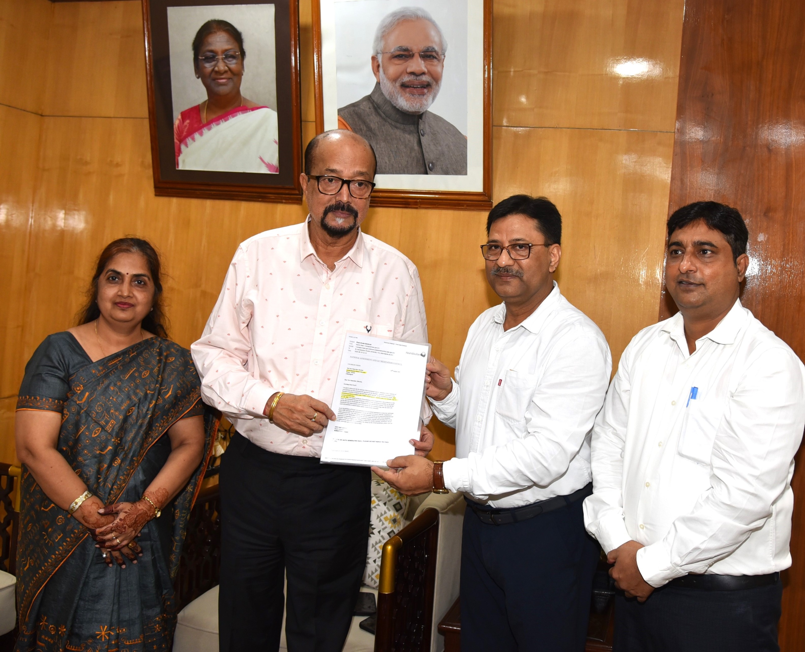 राज्यपाल रमेन डेका ने रविशंकर विश्वविद्यालय को नैक ए प्लस ग्रेड मिलने पर शुभकामनाएं दी