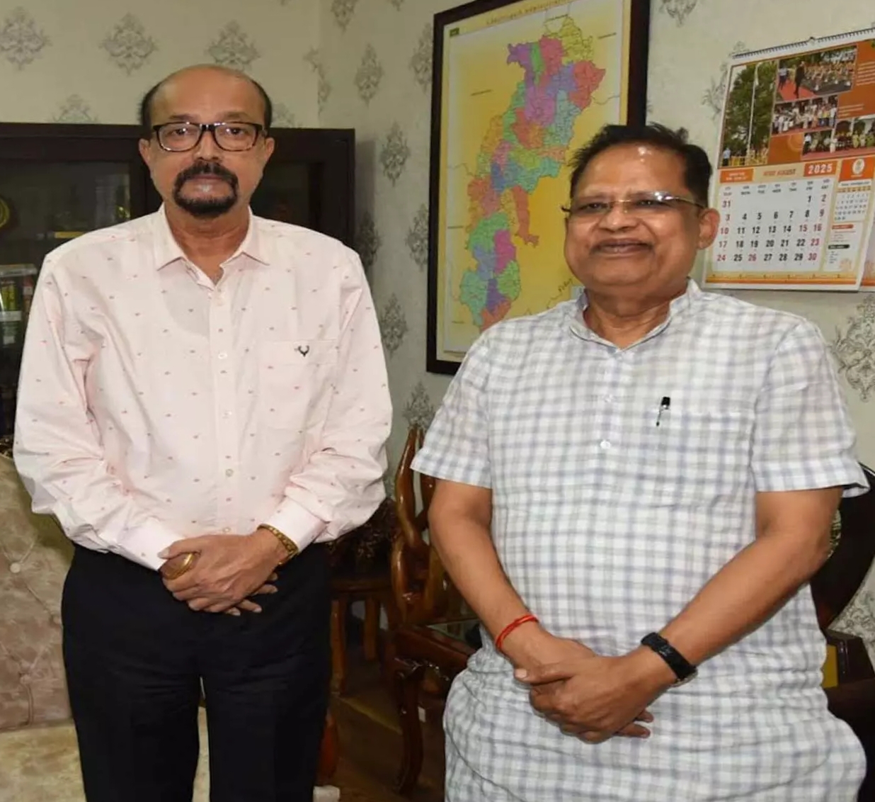 राज्यपाल रमेन डेका से विधायक अमर अग्रवाल ने भेंट की