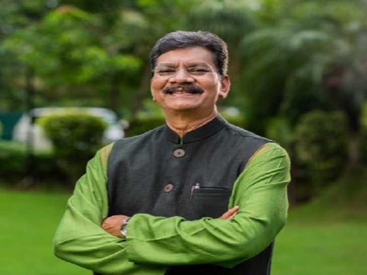 नेता प्रतिपक्ष डॉ. चरणदास महंत ने राज्यपाल को पत्र लिखकर की, 14 मंत्रियों में से एक मंत्री को हटाने की मांग&hellip;