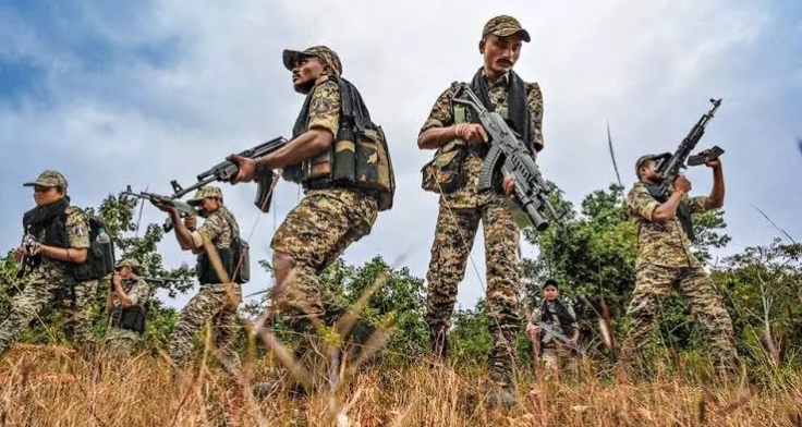सुरक्षाबलों की बड़ी कार्रवाई: भारी मात्रा में हथियार बरामद, नक्सली कैंप खाली कर भागे