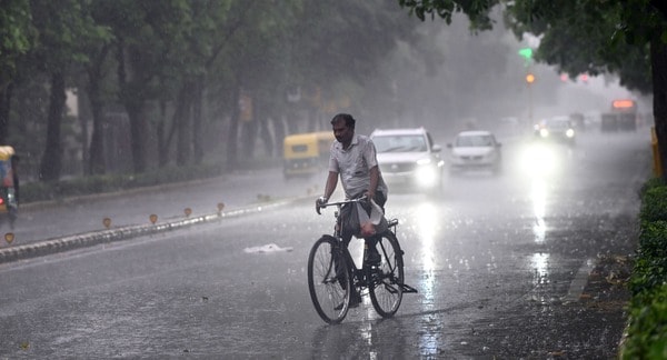 थमने लगा बारिश का दौर, मौसम विभाग ने जताई अगले दो दिनों में राहत की संभावना