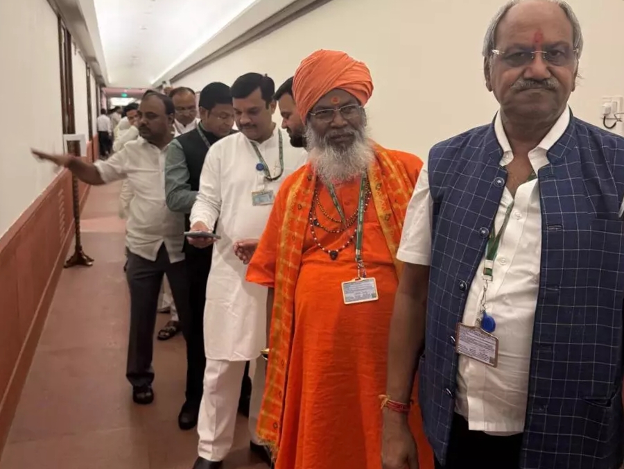 सांसद बृजमोहन अग्रवाल ने उपराष्ट्रपति चुनने किया मतदान 