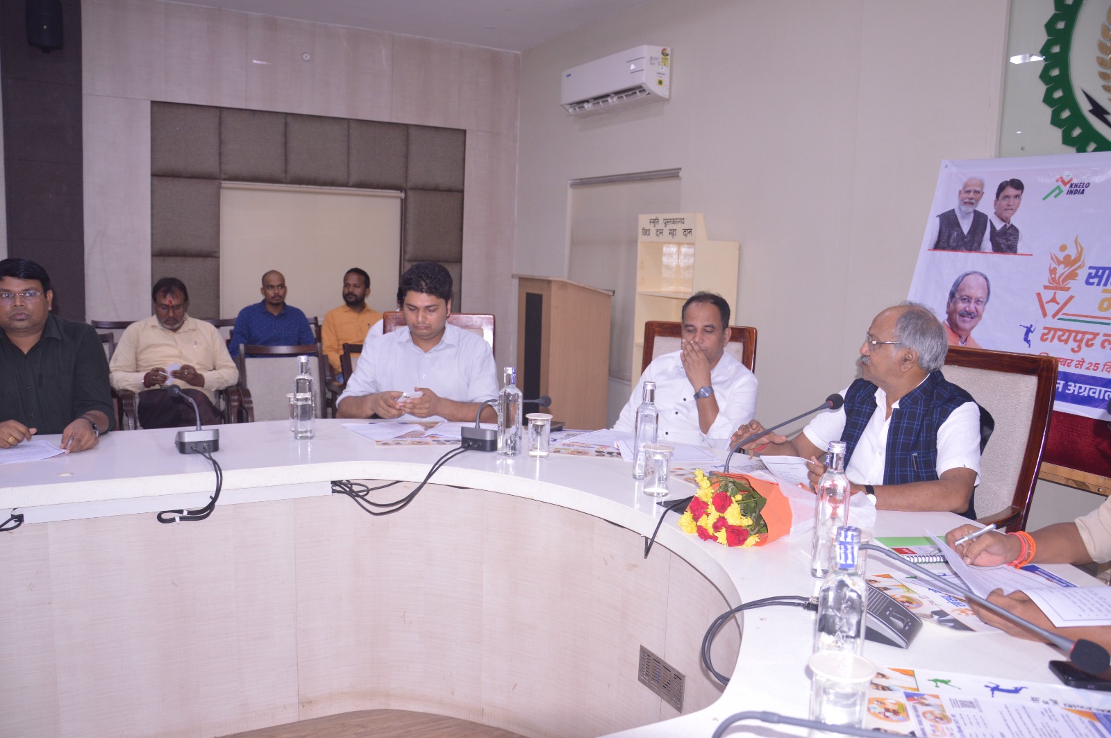 सांसद बृजमोहन अग्रवाल ने ली उच्च स्तरीय बैठक, खेल महोत्सव को कार्निवल का रूप देने की तैयारी