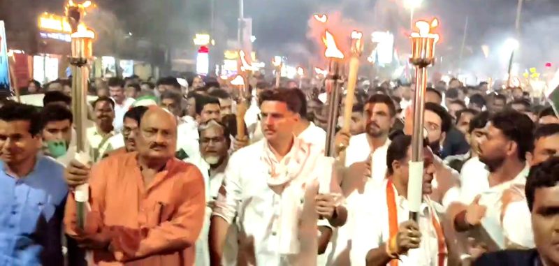 कोरबा में कांग्रेस की मशाल रैली में शामिल हुए सचिन पायलट