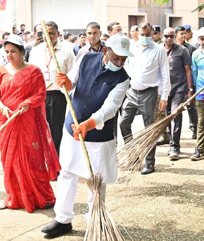 मुख्यमंत्री विष्णुदेव साय ने प्रधानमंत्री नरेंद्र मोदी के जन्मदिवस पर &lsquo;स्वच्छता ही सेवा पखवाड़ा 2025&rsquo; का किया शुभारंभ