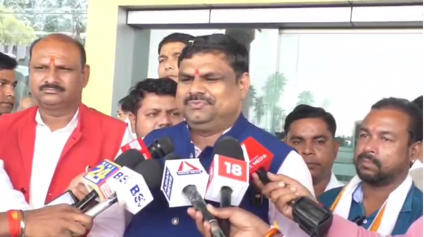 गुजरात दौरे से लौटे शिक्षा मंत्री&nbsp;गजेंद्र यादव, छत्तीसगढ़ की शिक्षा व्यवस्था में बड़े बदलाव के दिए संकेत