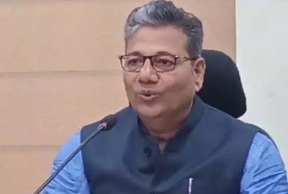 छत्तीसगढ़ विद्युत नियामक आयोग के चेयरमैन हेमंत वर्मा ने दिया इस्तीफा