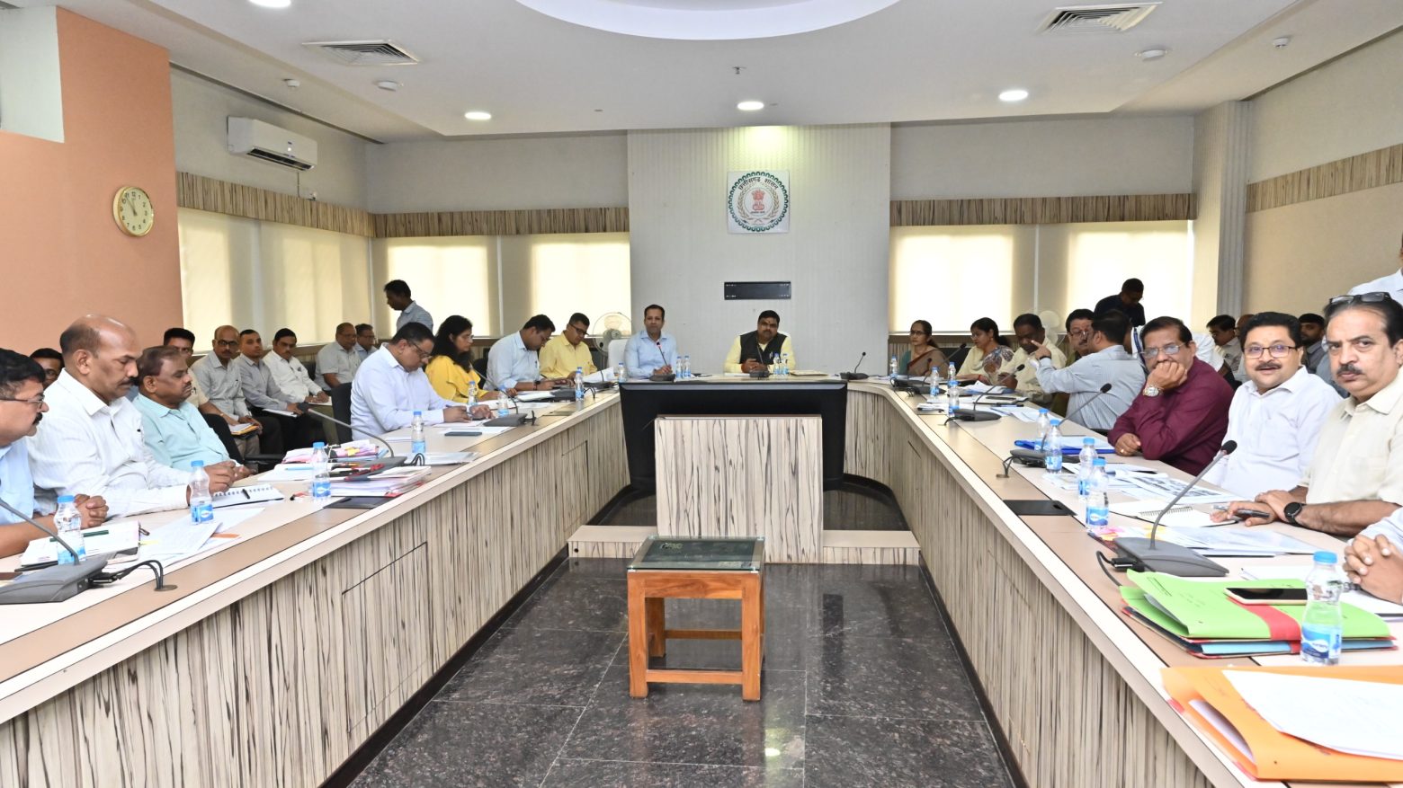 एक्शन मोड में शिक्षा मंत्री गजेंद्र यादव, आदेश की अनदेखी पर अधिकारियों को लगाई फटकार