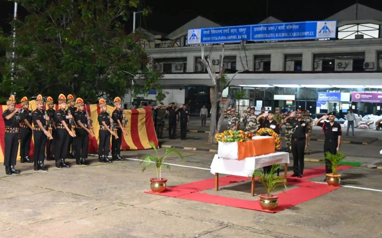 वीर सैनिक रणजीत सिंह कश्यप का शव रायपुर पहुंचा 