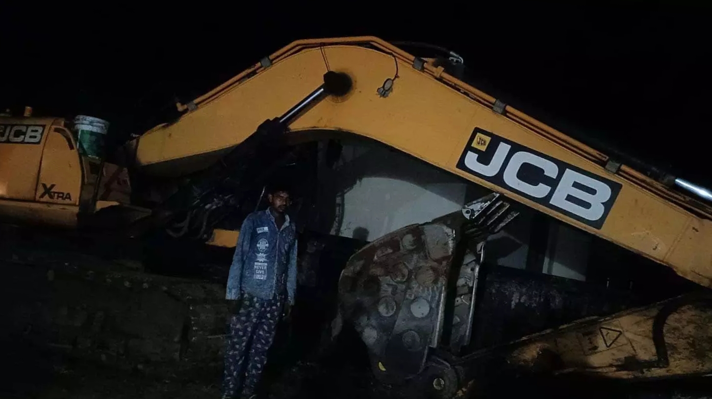 अवैध रेत उत्खनन पर कड़ी कार्रवाई जारी, एक चैन माउंटेन वाहन जब्त  