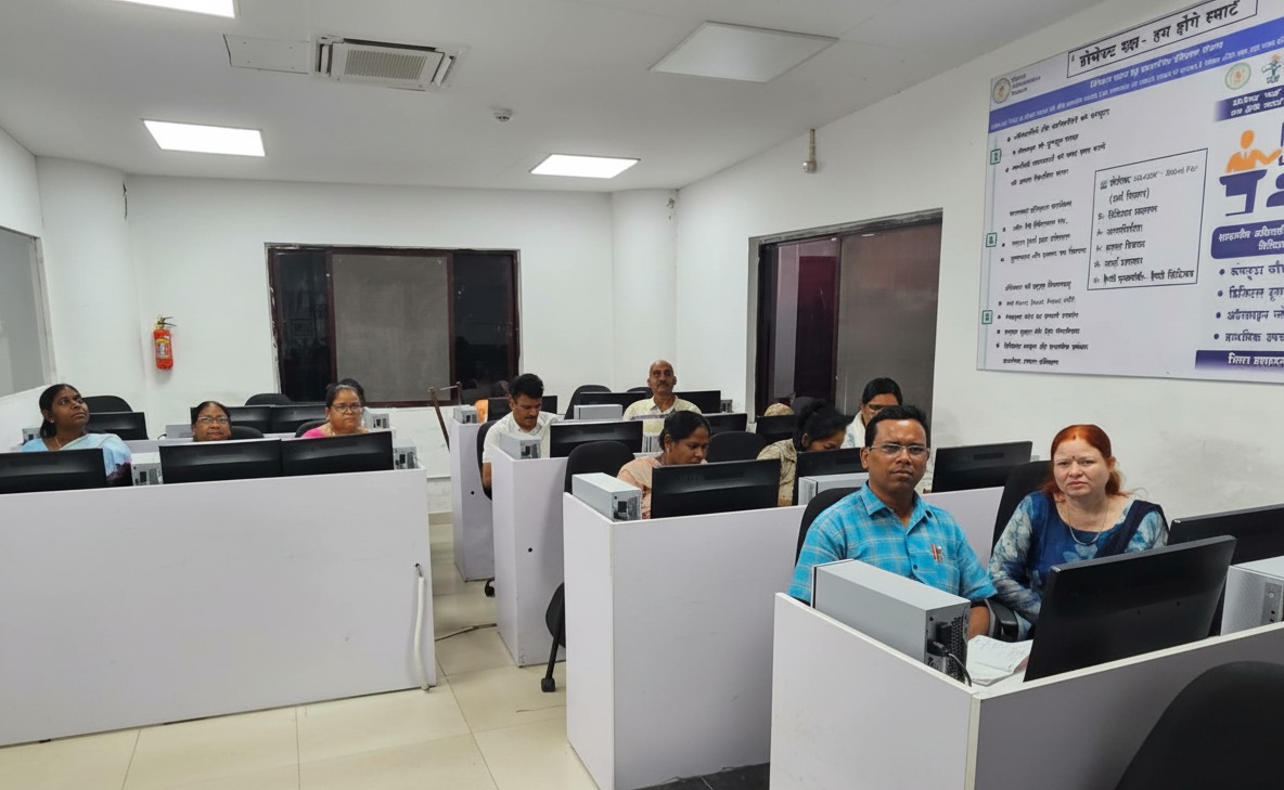 &ldquo;प्रोजेक्ट दक्षः हम होंगे स्मार्ट&rdquo;, कर्मचारियों को मिल रहा डिजिटल दक्षता का प्रशिक्षण